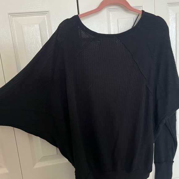 FREE PEOPLE BLACK LONG SLEEVE - Picture 4 of 4